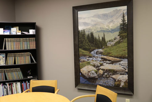 meetingRoom_MG_1198-s meeting room with mountain pic